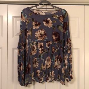 Women’s Easel floral long sleeve top